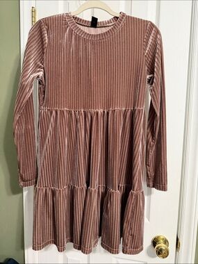 Ribbed Velvet Tiered Long-Sleeve Dress in Dusty Rose